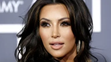 Prima fotografie după ce a născut! Cum arată Kim Kardashian la aproape o lună de când a devenit mamă. Vedeta s-a ingrăsat serios