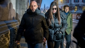 Patroana clubului din Crans-Montana a fost surprinsă plângând înainte de a ajunge la audieri