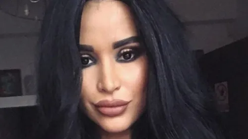 Daniela Crudu, actriță?! Imaginile care o dau de gol pe focoasa brunetă