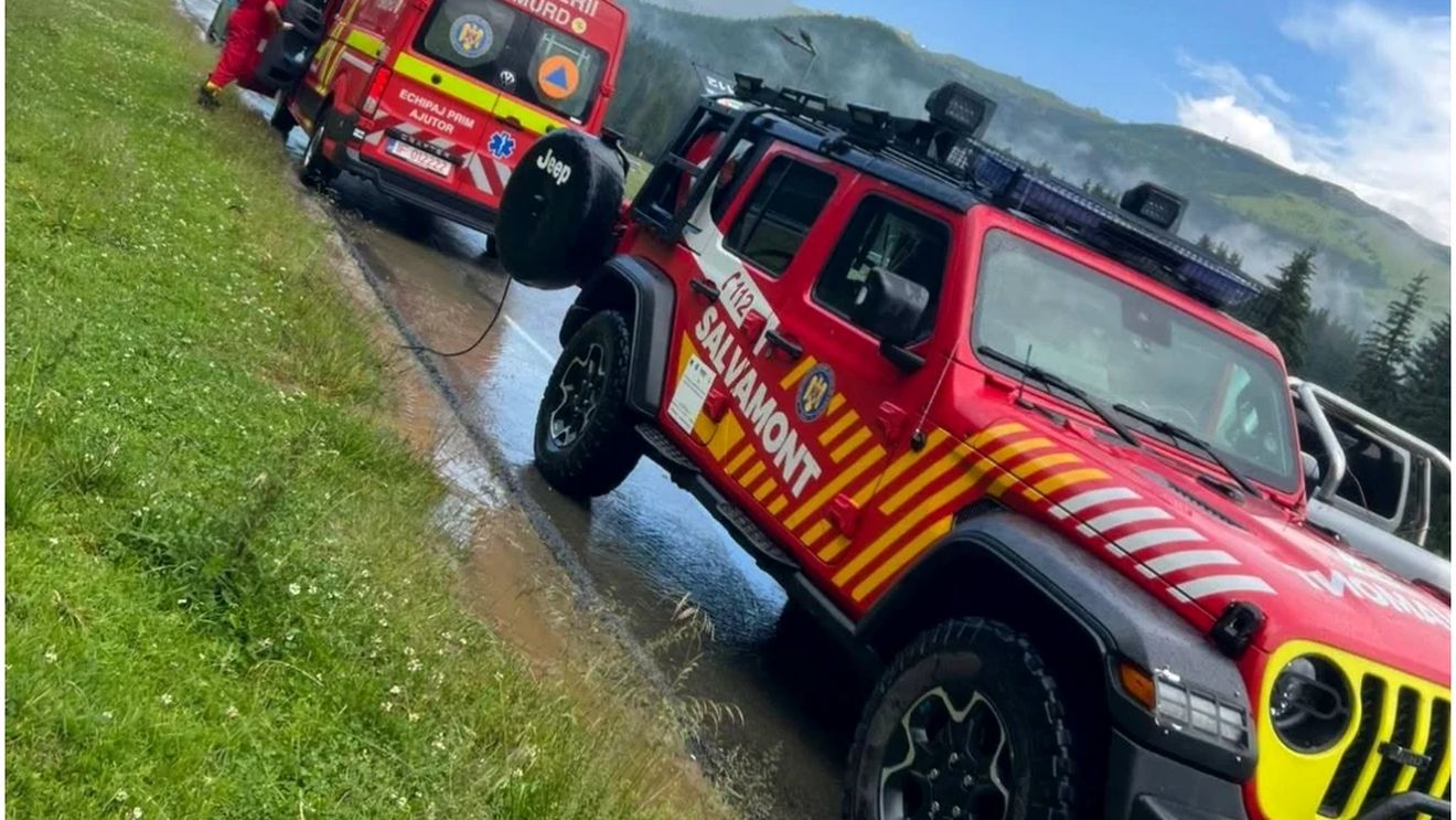 O profesoară a fost lovită de fulger în Munții Bucegi, în timp ce se afla pe traseu cu 14 elevi