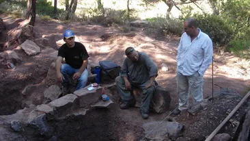 Una din cele mai mari descoperiri din istorie. Arheologii greci spun ca au gasit mormantul lui Alexandru cel Mare