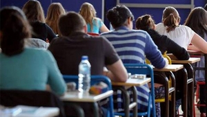Absolventii clasei a XII-a sustin proba la alegere! Subiecte şi bareme