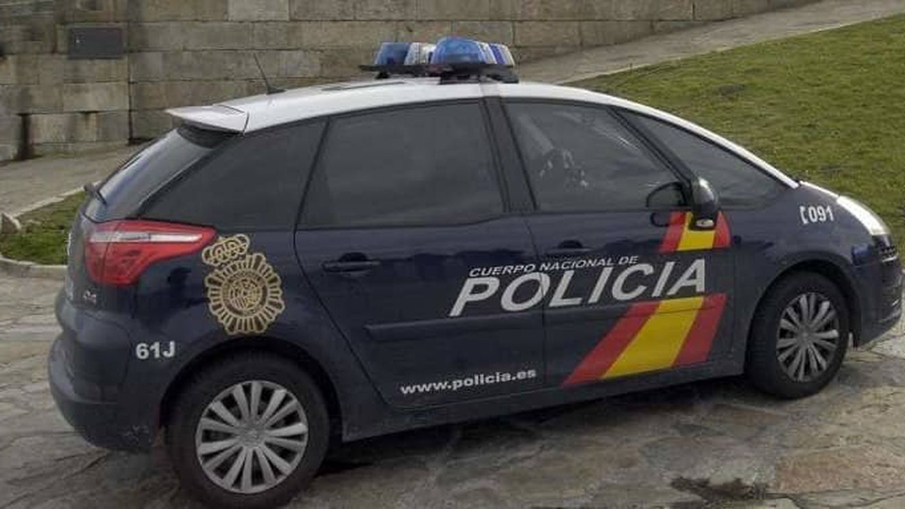 Român arestat în Spania! A jefuit patronii unui magazin și a încercat să dea cu mașina peste ei