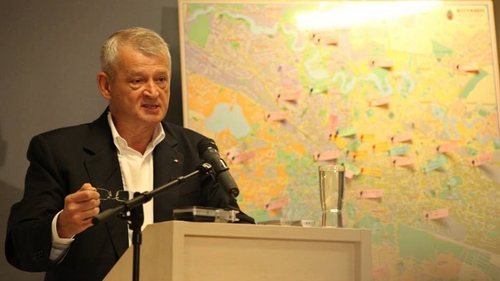 Legea maidanezilor, dezbatuta de Comisia Juridica a Camerei Deputatilor. Primarul Oprescu participa la discutii