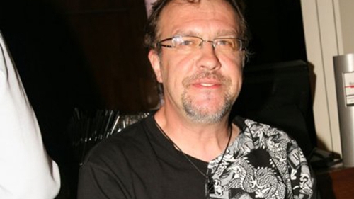 Ce face iubita cu 30 de ani mai tanara cu Gabriel Cotabita, in timp ce artistul zace pe patul de spital!