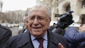 Scene uluitoare! S-a dus peste Ion Iliescu, la spital! ”Ceaușescu” a filmat tot și… VIDEO