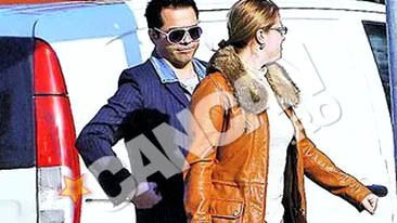 Jean de la Craiova ar putea lansa o noua manea dupa aceste imagini. Cumparaturi cu sotia, noua moda-n Romania