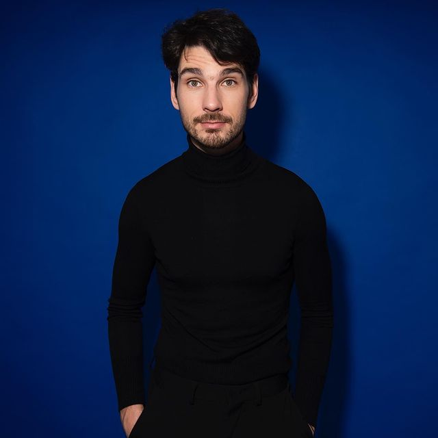 TOP 25 reacții din online pe subiectul Theo Rose și noul iubit. Oamenii se împart în mai multe tabere, iar unii îl cer pe un manelist celebru în rolul de partener al artistei