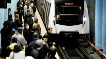 Haos in Bucuresti! Circulatia a fost blocata, dupa ce o femeie s-a aruncat in fata metroului la Piata Romana