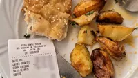 Cât a plătit un client pentru o ciorbă și un șnițel cu cartofi, într-o autoservire din Iași. A crezut că nu vede bine ce scrie pe nota de plată!
