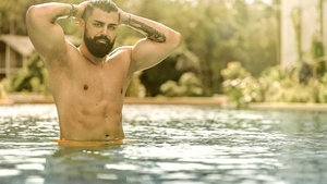 Cine este şi din ce face bani Ali Habron? Ispita a produs primul şoc la Insula iubirii: a "divorţat-o" pe Teodora de Alex