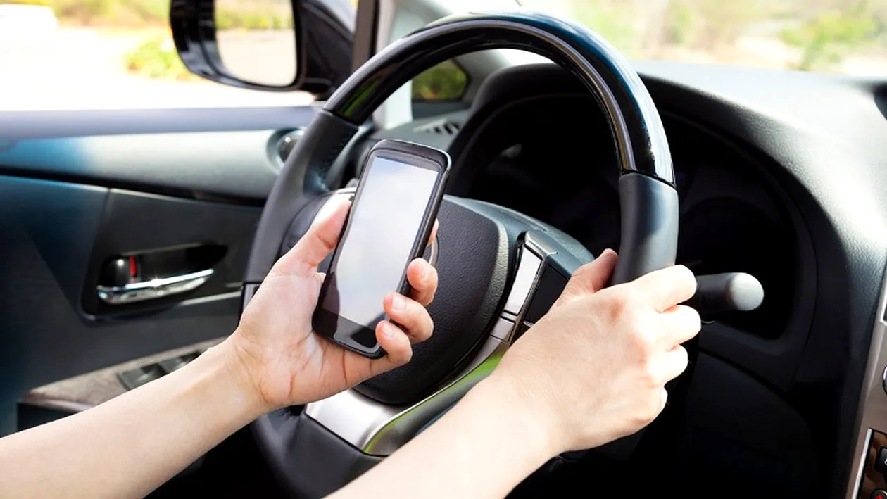Proiectul de lege care-i ”omoară” pe șoferii români! Telefonul mobil în mașină e istorie!