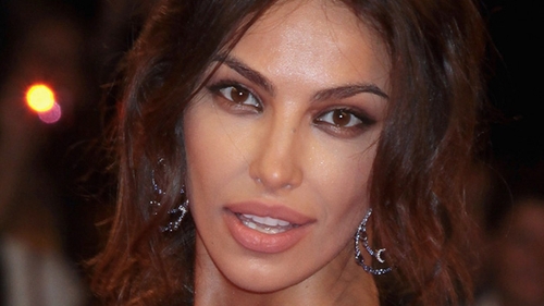 Madalina Ghenea si-a schimbat LOOK-ul! Frumoasa romanca s-a facut blonda si a postat poza pe NET
