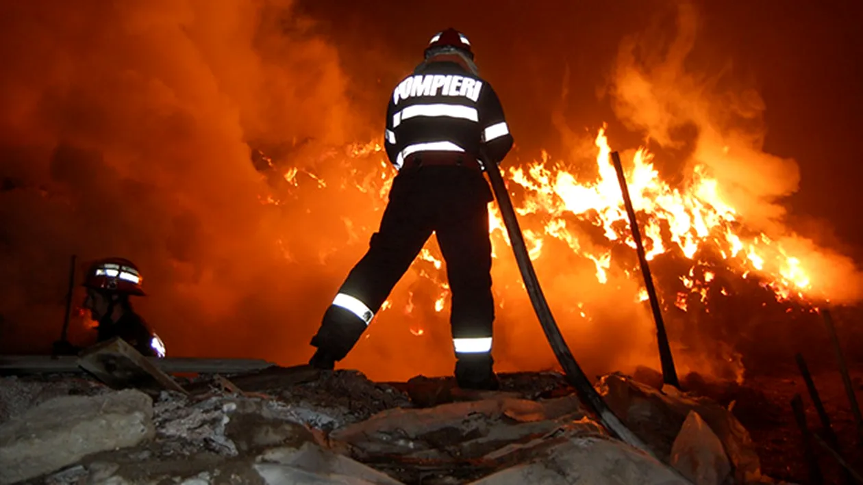 Incendiu puternic in Centrul Istoric! Doi batrani au fost intoxicati cu fum!