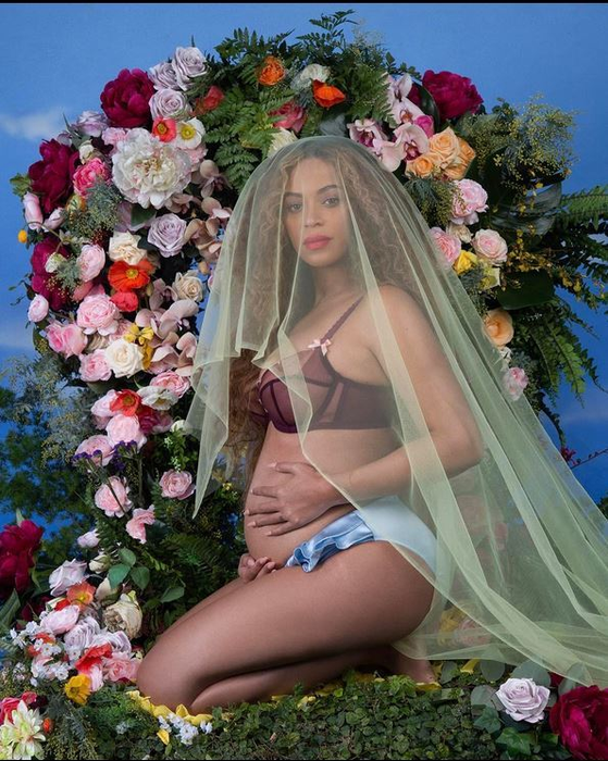 BEYONCE a devenit din nou mămică! Frumoasa cântăreaţă a adus pe lume gemeni