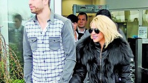 Shakira, de manuta cu Gerard Piquein Elvetia "Loca" dupa barbatul ei