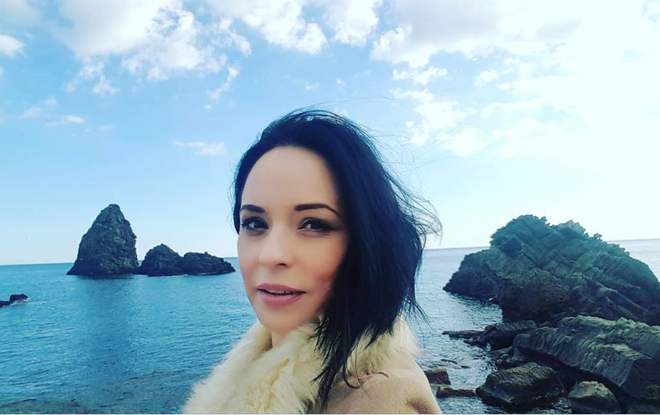 Avem imagini în premieră! Andreea Marin, vacanţă la 5 stele după divorţ!