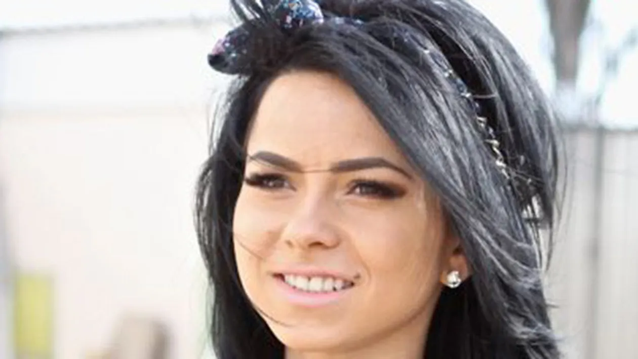 Inna, coplesită de evenimentele din viata ei: Scriu aceste rânduri cu lacrimi in ochi. Ce mi se intâmplă e de necrezut