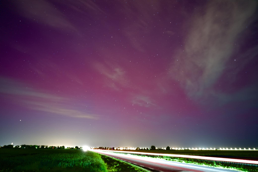 Aurora boreală pe cerul României / Foto: Facebook Lucian Mîndruță