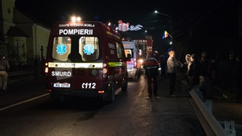 O maşină a intrat într-un grup de copii, în Bistriţa! Două fete sunt în comă