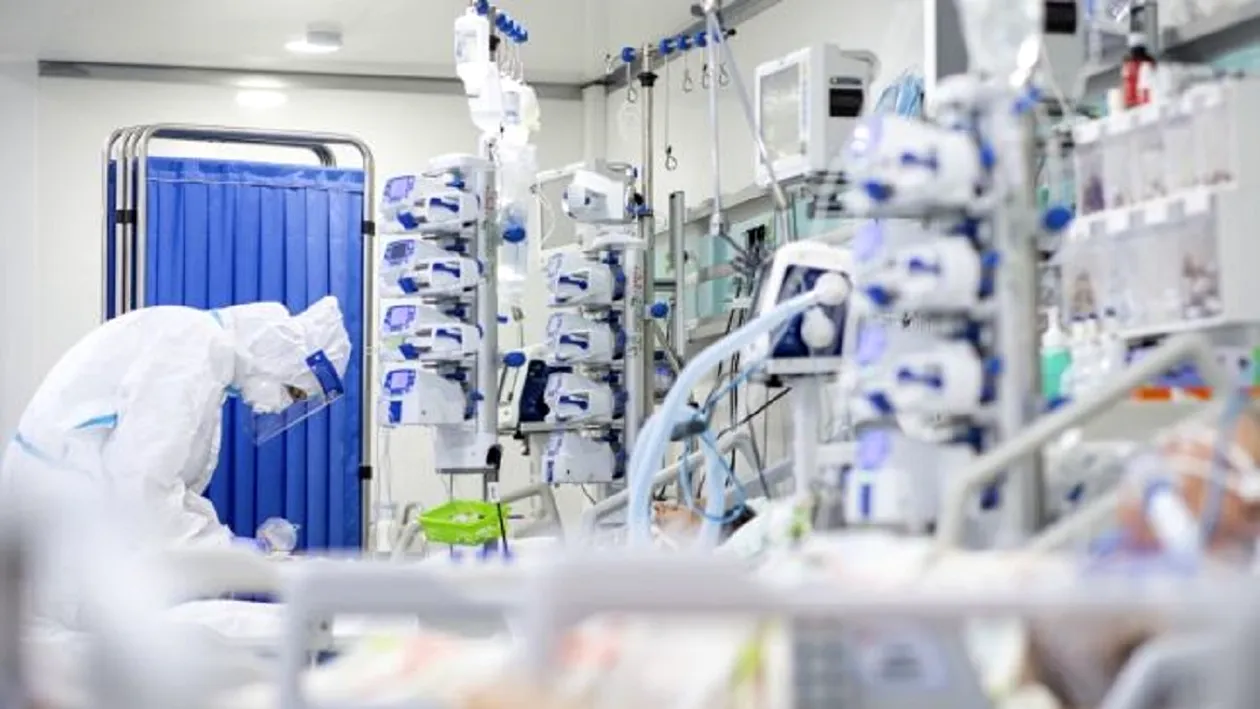 Situație dramatică la Spitalul Județean Craiova. Dezvăluirile făcute de manager: ”Am pus tărgi între paturi ca să mai conectăm pacienţi la oxigen”