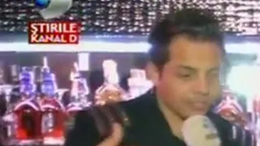 VIDEO Jean de la Craiova se lasa de muzica? Uite-l cum prepara un cocktail ca un veritabil barman! Crezi ca se descurca?