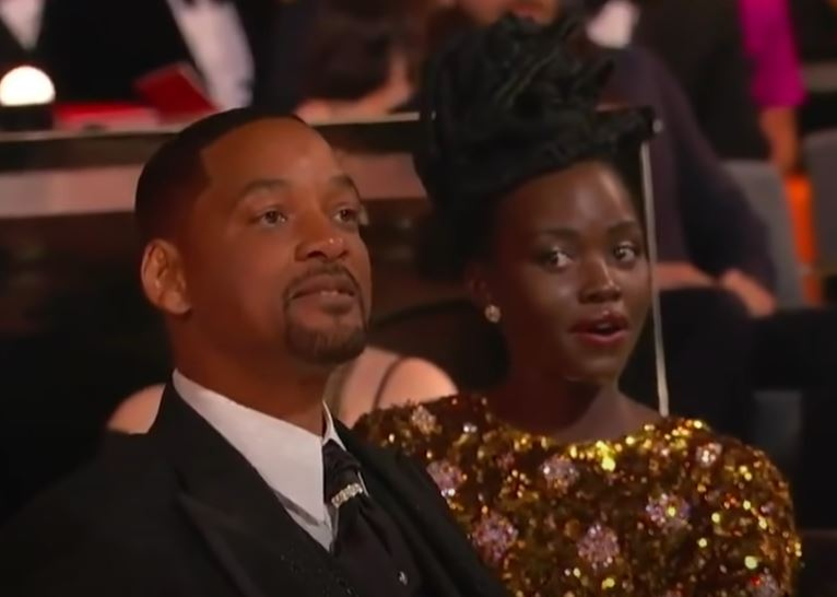 Momentul de la Oscar 2022 pe care nu îl vor uita! Will Smith l-a lovit pe Chris Rock pe scenă, după o glumă făcută pe seama soției