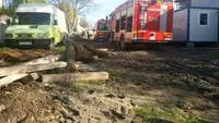 VIDEO. Doi muncitori, prinşi sub un mal de pământ care s-a prăbuşit peste ei, la Craiova. Ambii au murit