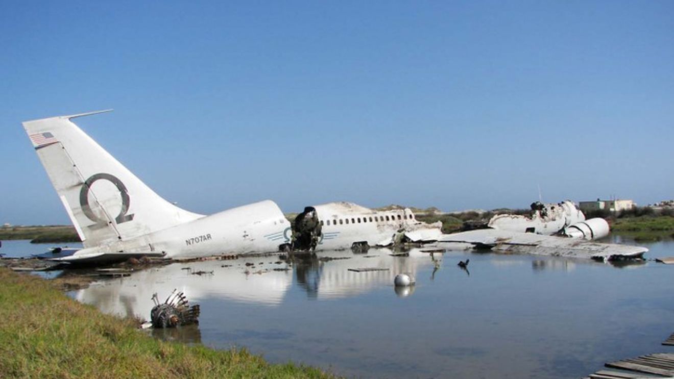 Breaking! Un avion de pasageri Boeing 707 s-a prăbușit!