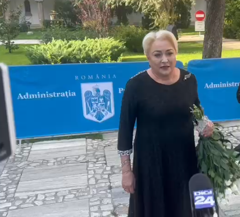 Cum a apărut Viorica Dăncilă la priveghiul lui Ion Iliescu? Toate privirile s-au întors către ea