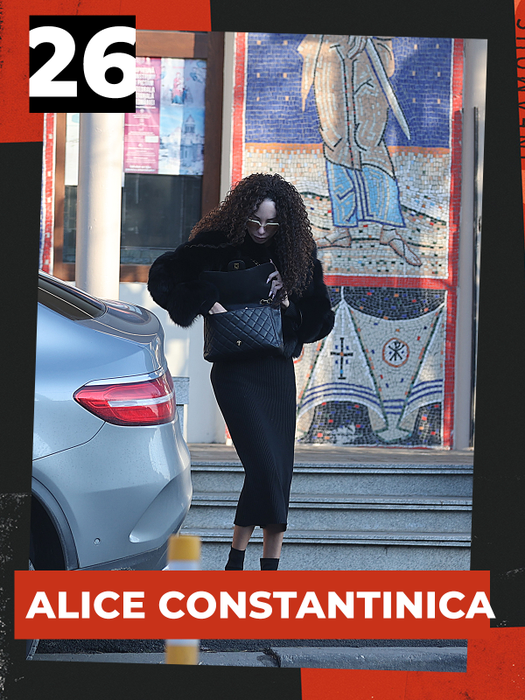 Topul vedetelor care au o legătură strânsă cu Dumnezeu. Monica Gabor, Bianca Drăgușanu, Roxana Vancea… Cine e cea mai evlavioasă?