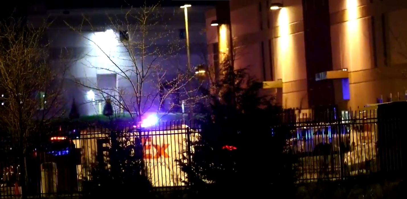 Atac armat lângă un aeroport din Indiana, unde s-au înregistrat mai multe victime: “Un bărbat cu o mitralieră a deschis focul”. Ancheta este în curs de desfășurare | VIDEO