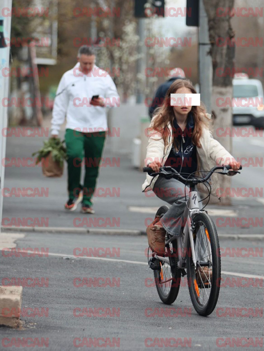 Fiica celebrului chef a mers pe bicicletă, iar tăticul la pas