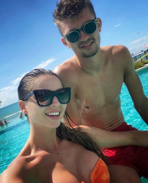 Florin Tănase are o soție trăsnet! Cum arată partenera fotbalistului care a salvat România de la o nouă rușine, în Finlanda | GALERIE FOTO