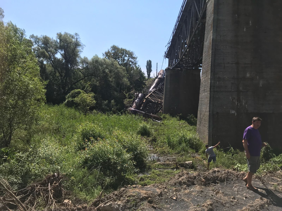 UPDATE: Mecanicul trenului de marfă care a deraiat în județul Dolj era băut
