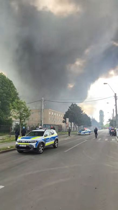 Incendiu violent în sectorul 6 al Capitalei/ sursă foto: social media