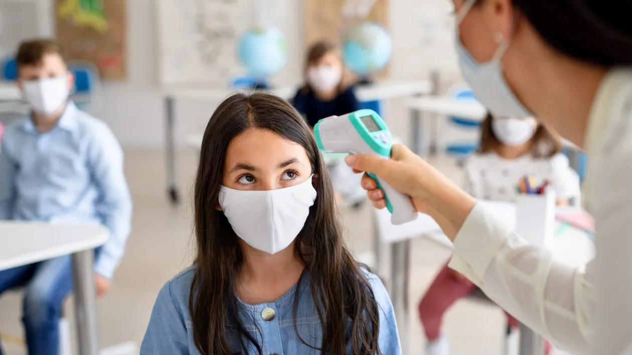 Incidența în marile orașe crește vertiginos! Părinţii cer lockdown pentru şcoli, timp de două săptămâni