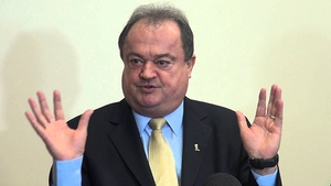 A ”refăcut” Guvernul Boc pe terasa milionarilor din Mamaia! “BULDOGUL”, zi împărătească de juma’ de miliard!