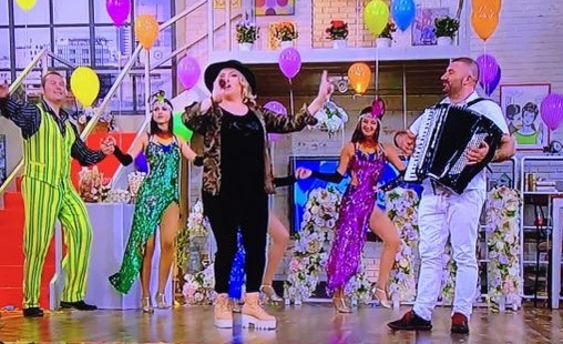 Viorica de la Clejani a pierdut din nou lupta cu kilogramele! Cum a apărut artista la TV