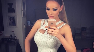 BIANCA DRĂGUŞANU s-a pozat cu micuţa ei! Detaliul care a atras atenţia fanilor:,,Ai grijă la căpuţ‘’