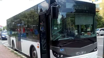 Ce a pățit o bătrână din Iași după ce s-a urcat într-un autobuz supraaglomerat: ”Maică, n-am mai sărit atât de la 20 de ani!”