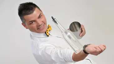 Il mai tii minte pe Valentin Luca, barmanul care facea jonglerii la Romanii au talent? Uite ce bruneta sexy i s-a lipit de inima!