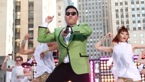 Ea stie cel mai bine ce e "Gangnam style"! Imagini de colectie cu sotia coreeanului PSY! Esti curios cum arata?