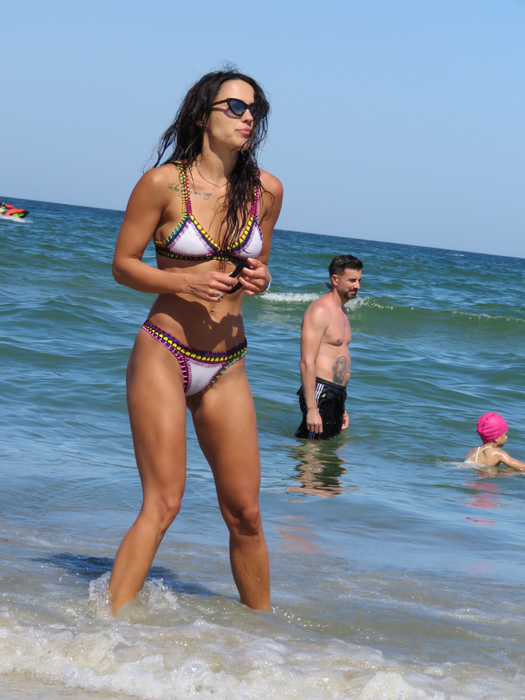 Soția lui Gabi Tamaș, Ioana, a încins plaja din Mamaia