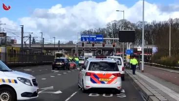 Mai multe persoane au fost rănite după ce un individ a deschis focul într-un tramvai din Olanda | VIDEO