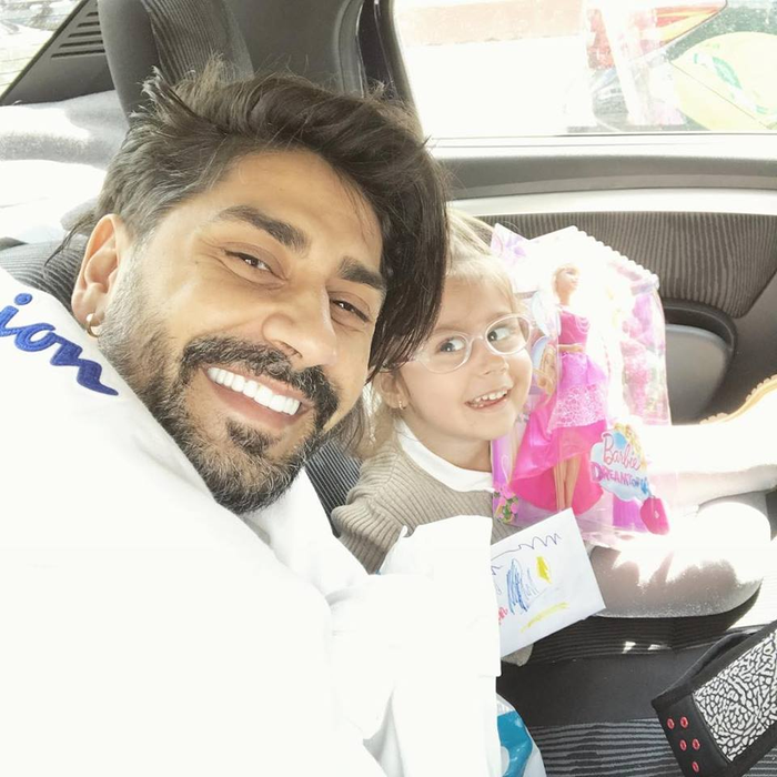 Connect-R l-a ajutat pe un artist cunoscut de la noi să nu divorțeze. Metoda inedită care a funcționat