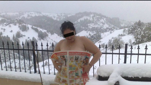 Nimeni nu o credea in stare sa faca asta cand au pus pariul! O romanca a iesit asa in zapada si a postat fotografia pe internet