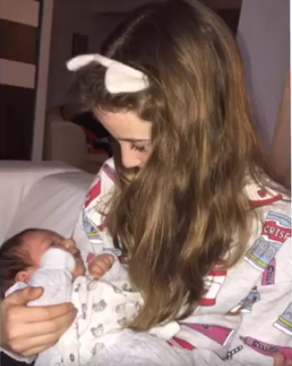 Monica Gabor i-a făcut cunosştinţă fiicei ei, Irina Columbeanu, cu cel mai nou membru al familiei