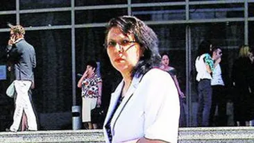 S-a iubit cu un escroc si si-a inselat fratele