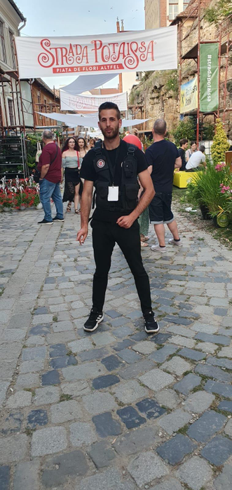 David, un tânăr de 25 de ani, s-a aruncat în gol de la etajul unui bloc. Mesajul cutremurător postat înainte să recurgă la gestul extrem